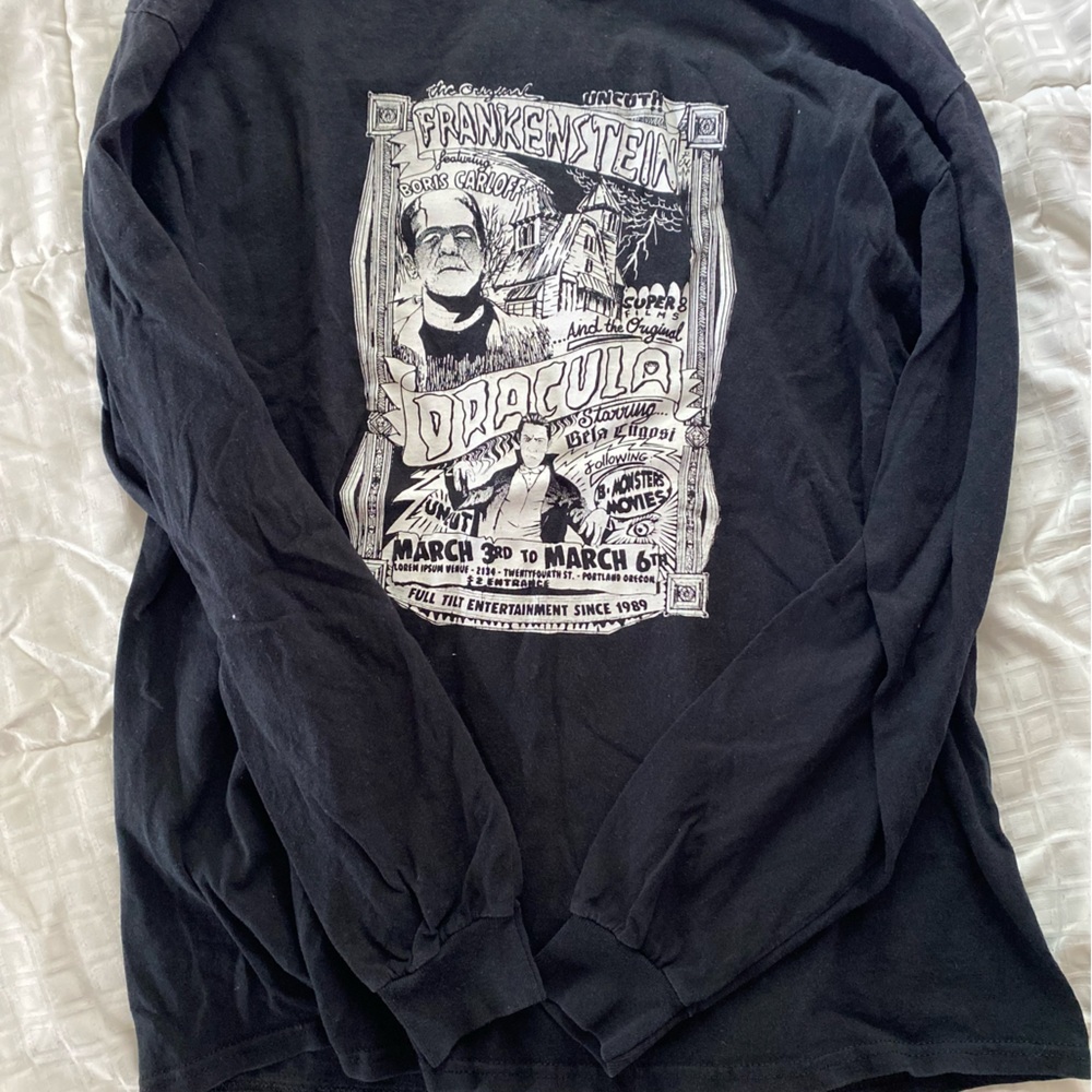 Small long sleeve graphic shirt